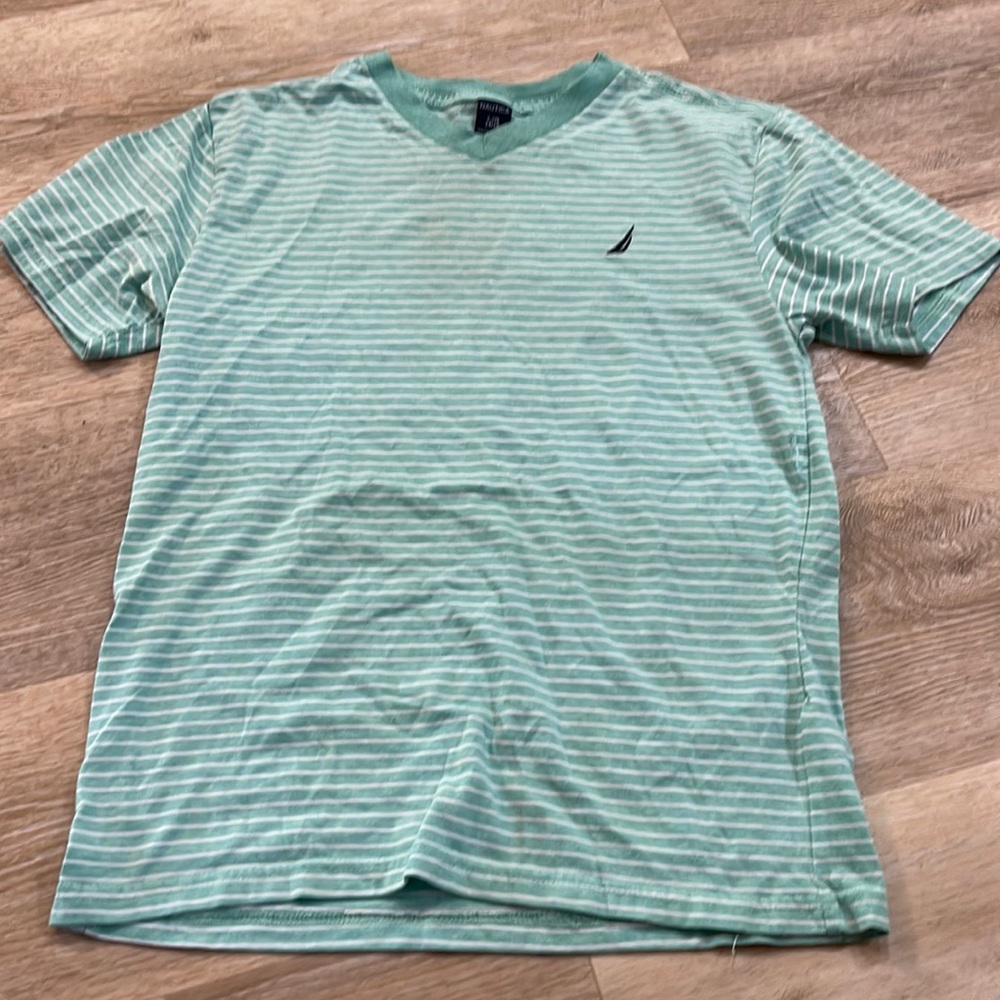 Nautica boy v-neck Tshirt